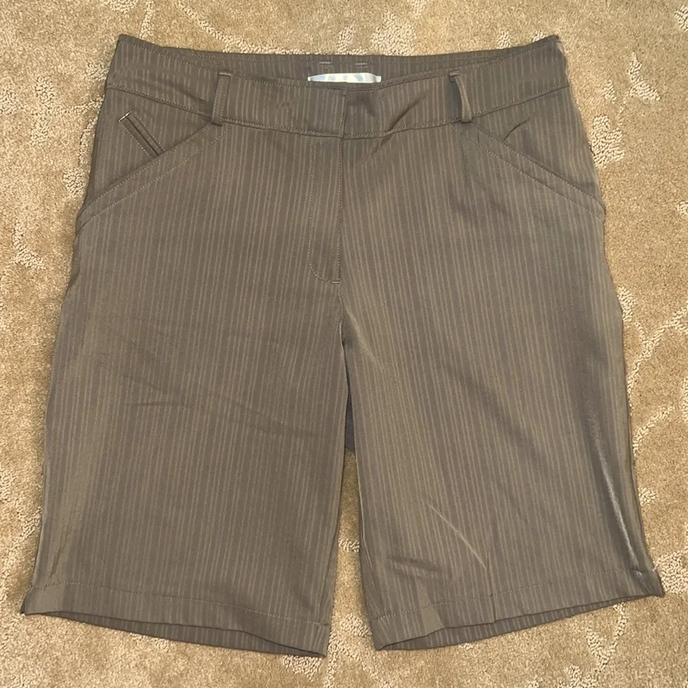 Nike Golf 10” Dri-Fit Bermuda Shorts, Sz 6*